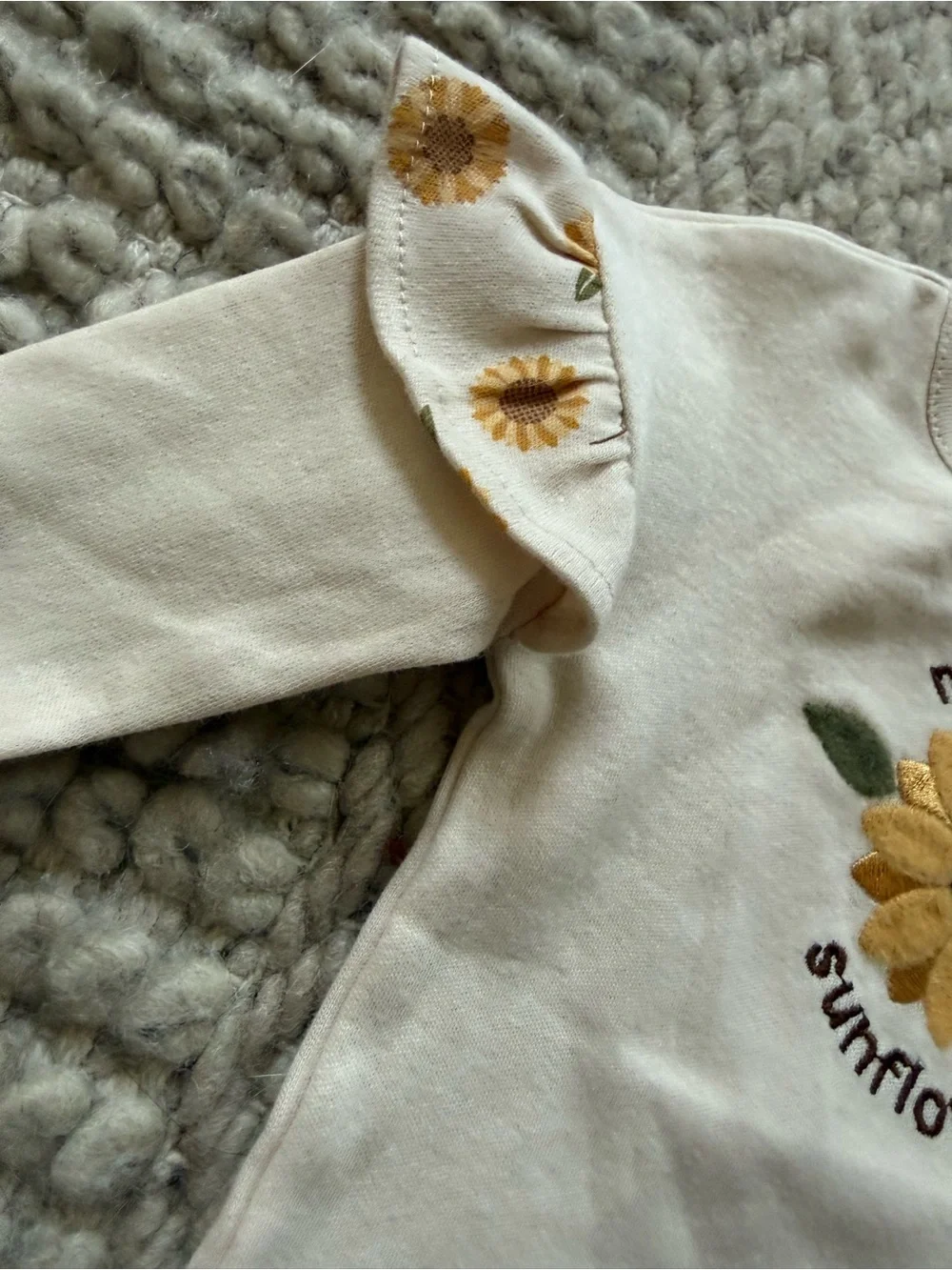 Mommy's Sunflower Cream Baby Bodysuit 0-3 months rabbit and bear